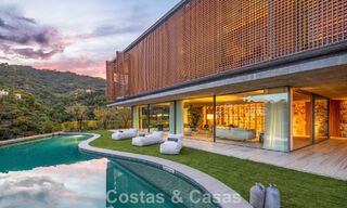 Villa de lujo de última generación con impresionantes vistas en venta en el exclusivo El Madroñal, Benahavis - Marbella 780604 