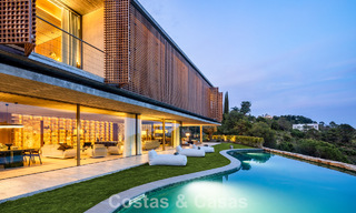Villa de lujo de última generación con impresionantes vistas en venta en el exclusivo El Madroñal, Benahavis - Marbella 780607 