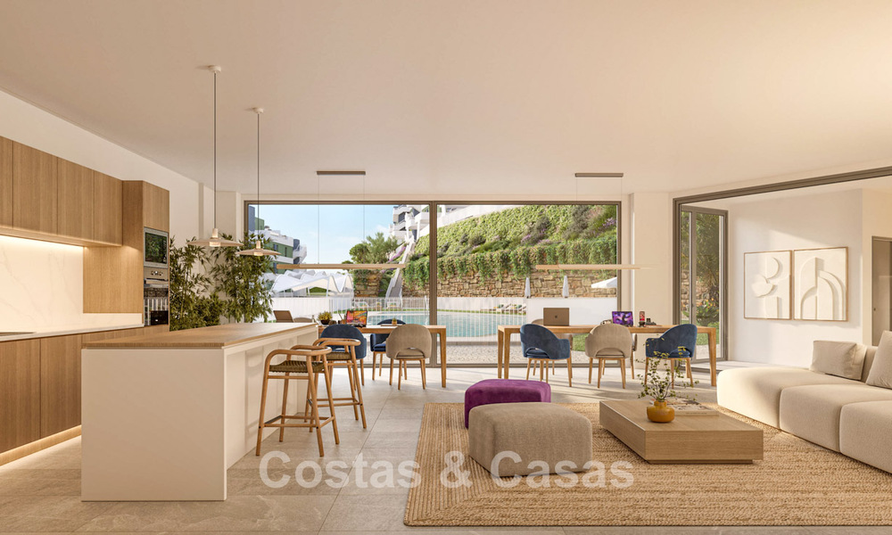 Apartamentos en primera línea de golf con vistas al mar en venta en un complejo de lujo en Mijas, Costa del Sol 780595