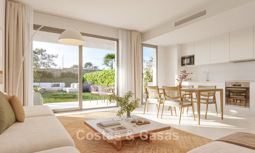 Apartamentos en primera línea de golf con vistas al mar en venta en un complejo de lujo en Mijas, Costa del Sol 780600