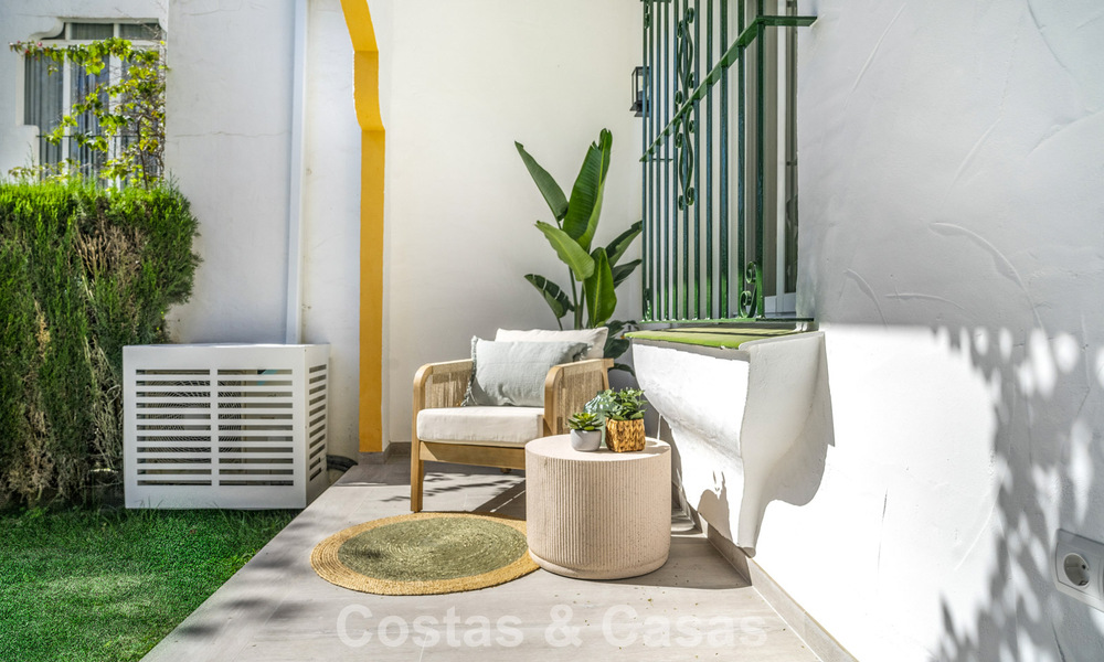 Apartamento reformado de 3 dormitorios con jardín a poca distancia de Puerto Banús en Nueva Andalucía, Marbella 780667