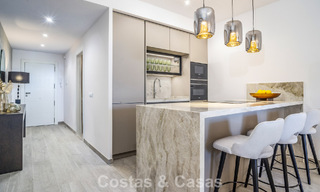 Apartamento reformado de 3 dormitorios con jardín a poca distancia de Puerto Banús en Nueva Andalucía, Marbella 780673 