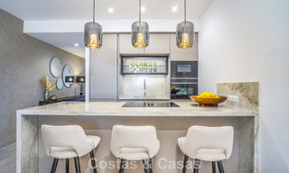 Apartamento reformado de 3 dormitorios con jardín a poca distancia de Puerto Banús en Nueva Andalucía, Marbella 780680 