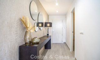 Apartamento reformado de 3 dormitorios con jardín a poca distancia de Puerto Banús en Nueva Andalucía, Marbella 780686 