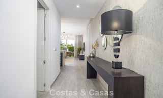 Apartamento reformado de 3 dormitorios con jardín a poca distancia de Puerto Banús en Nueva Andalucía, Marbella 780687 