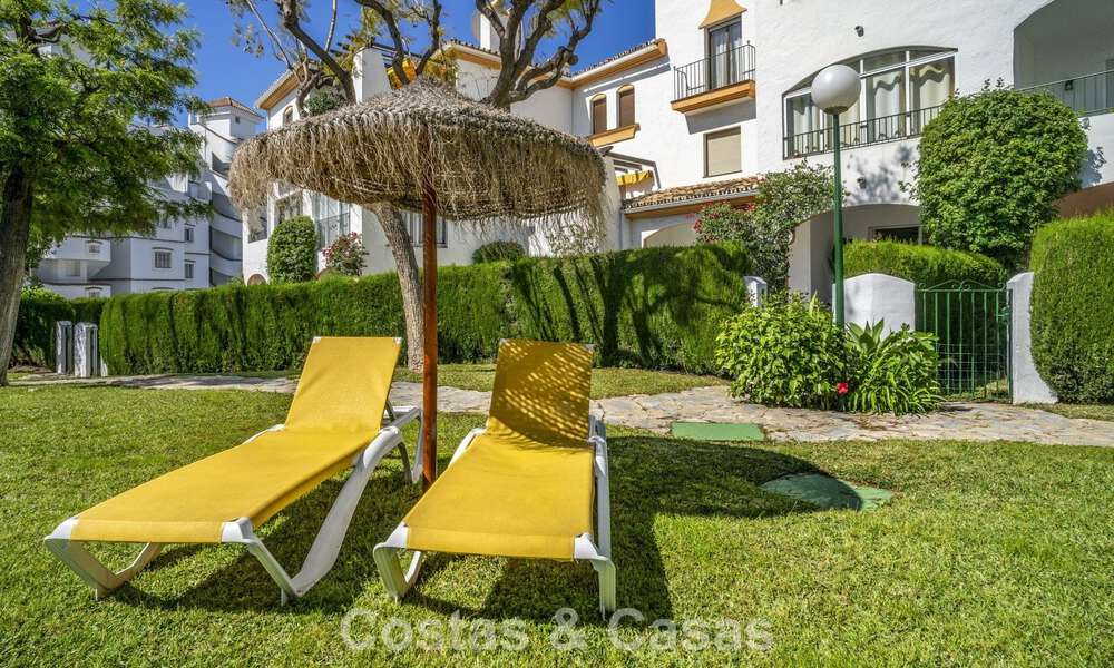 Apartamento reformado de 3 dormitorios con jardín a poca distancia de Puerto Banús en Nueva Andalucía, Marbella 780691