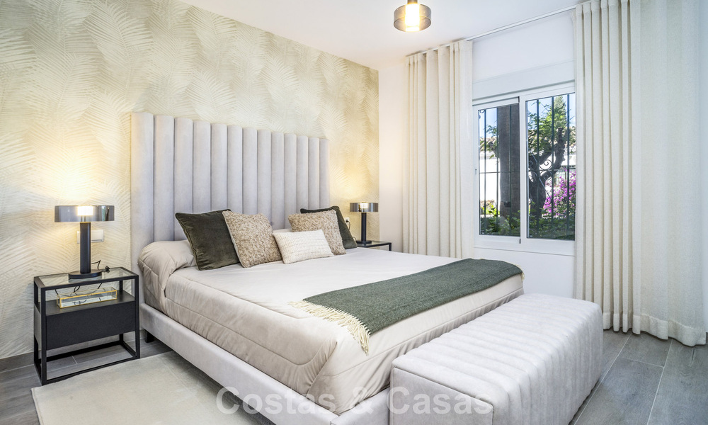 Apartamento reformado de 3 dormitorios con jardín a poca distancia de Puerto Banús en Nueva Andalucía, Marbella 780693