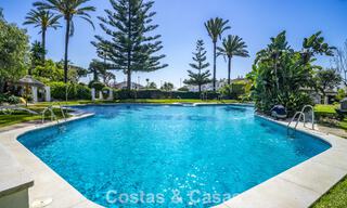 Apartamento reformado de 3 dormitorios con jardín a poca distancia de Puerto Banús en Nueva Andalucía, Marbella 780705 