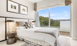 Lujoso y moderno apartamento con vistas al mar en venta en primera línea de playa en Estepona, Costa del Sol 780785 