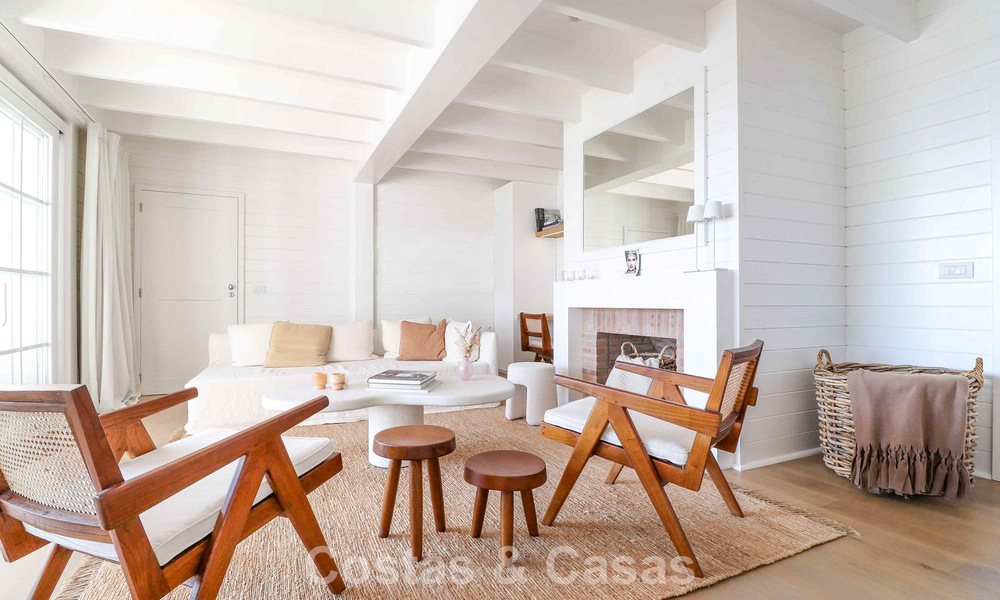 Villa mediterránea en una sola planta para entrar a vivir en venta, en zona de golf de Benahavis - Marbella 780813