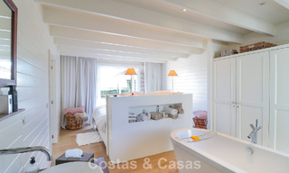 Villa mediterránea en una sola planta para entrar a vivir en venta, en zona de golf de Benahavis - Marbella 780819 