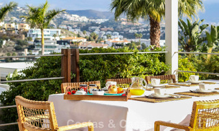 Villa mediterránea en una sola planta para entrar a vivir en venta, en zona de golf de Benahavis - Marbella 780825 