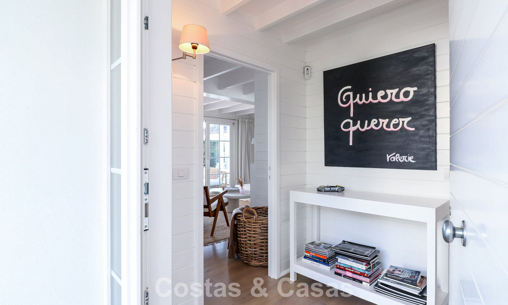 Villa mediterránea en una sola planta para entrar a vivir en venta, en zona de golf de Benahavis - Marbella 780827