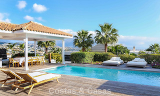 Villa mediterránea en una sola planta para entrar a vivir en venta, en zona de golf de Benahavis - Marbella 780833 