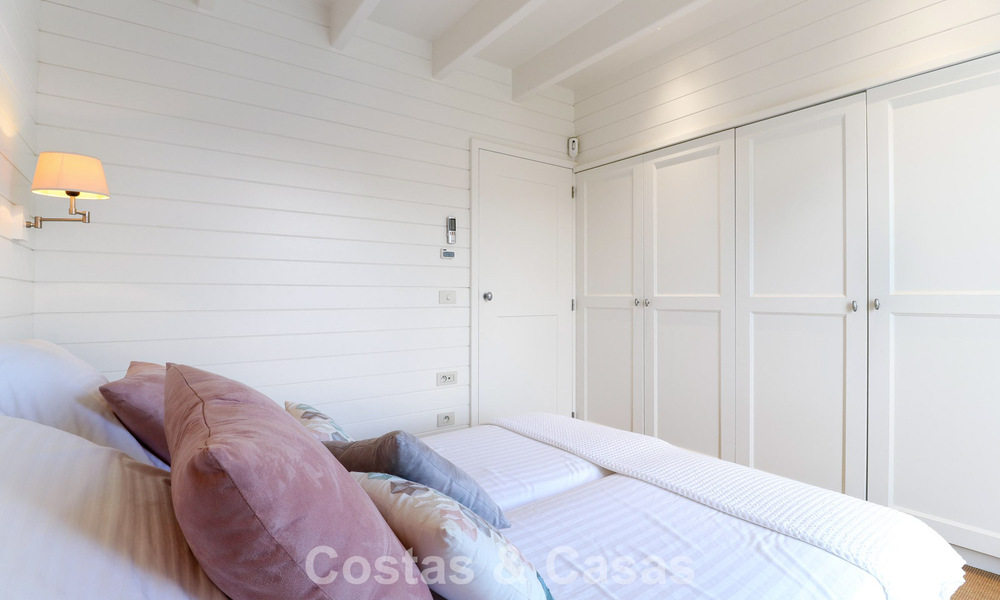 Villa mediterránea en una sola planta para entrar a vivir en venta, en zona de golf de Benahavis - Marbella 780836