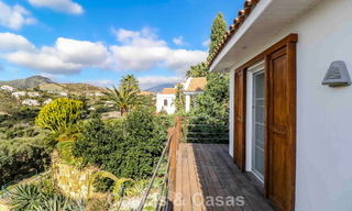Villa mediterránea en una sola planta para entrar a vivir en venta, en zona de golf de Benahavis - Marbella 780840 