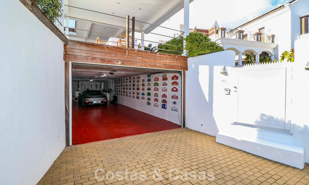 Villa mediterránea en una sola planta para entrar a vivir en venta, en zona de golf de Benahavis - Marbella 780842