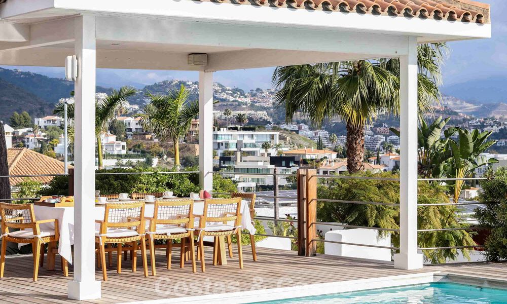 Villa mediterránea en una sola planta para entrar a vivir en venta, en zona de golf de Benahavis - Marbella 780844