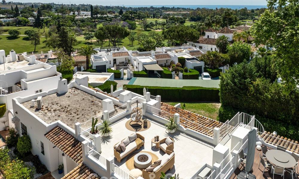 Casa adosada renovada en venta en el popular enclave de golf de Aloha Golf, en Nueva Andalucía, Marbella 780851