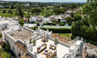 Casa adosada renovada en venta en el popular enclave de golf de Aloha Golf, en Nueva Andalucía, Marbella 780851 