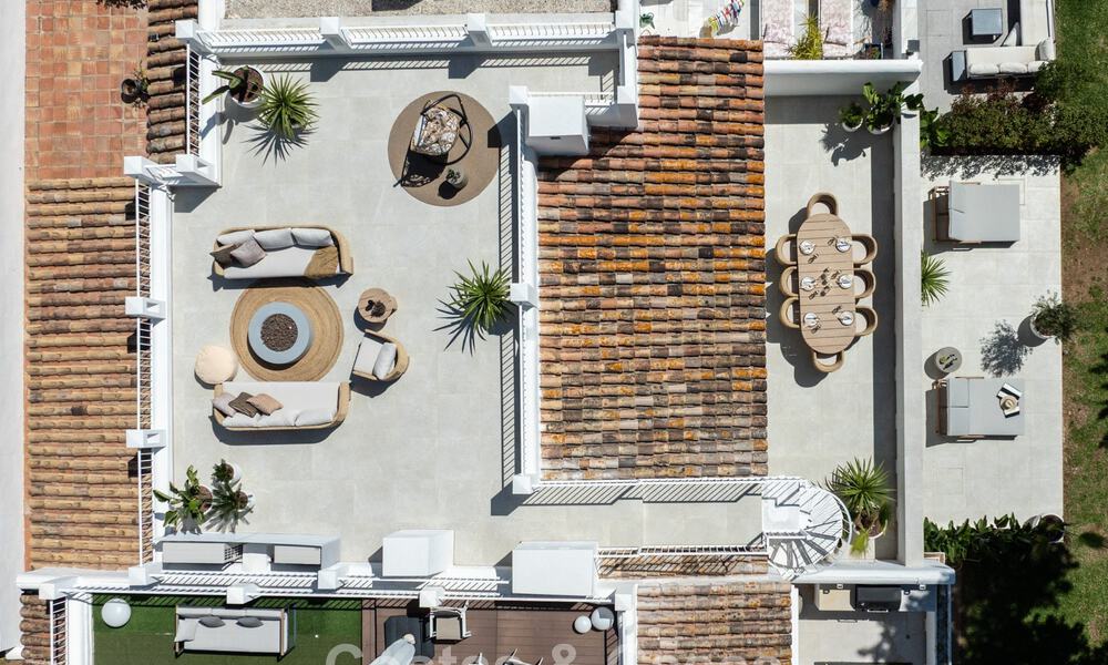 Casa adosada renovada en venta en el popular enclave de golf de Aloha Golf, en Nueva Andalucía, Marbella 780852