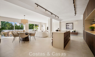 Casa adosada renovada en venta en el popular enclave de golf de Aloha Golf, en Nueva Andalucía, Marbella 780854 