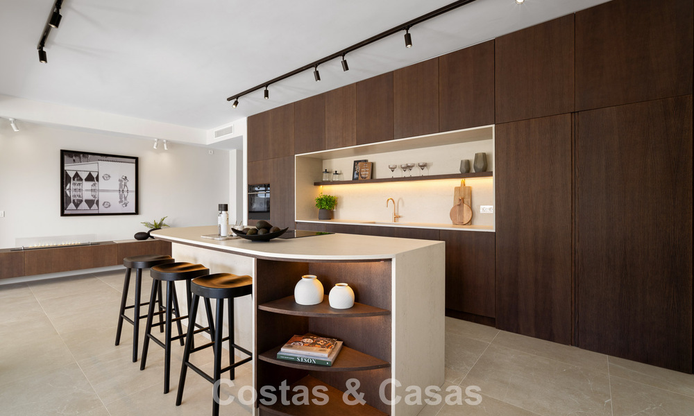 Casa adosada renovada en venta en el popular enclave de golf de Aloha Golf, en Nueva Andalucía, Marbella 780856