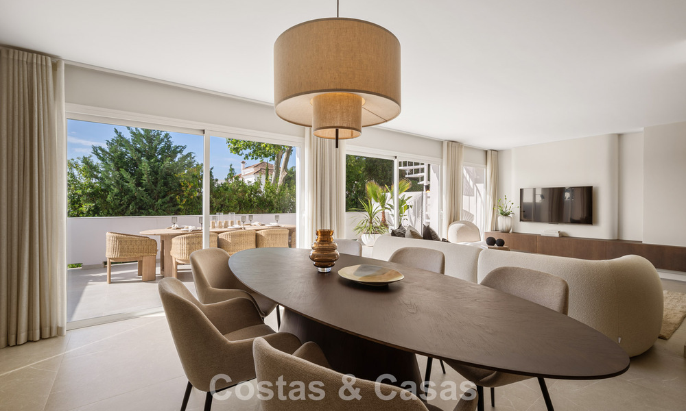 Casa adosada renovada en venta en el popular enclave de golf de Aloha Golf, en Nueva Andalucía, Marbella 780859