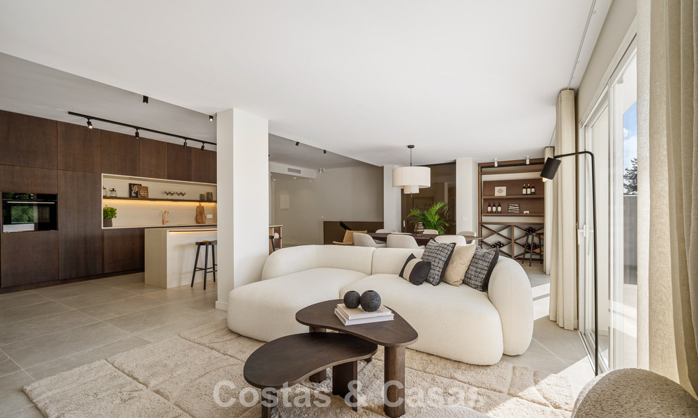 Casa adosada renovada en venta en el popular enclave de golf de Aloha Golf, en Nueva Andalucía, Marbella 780861