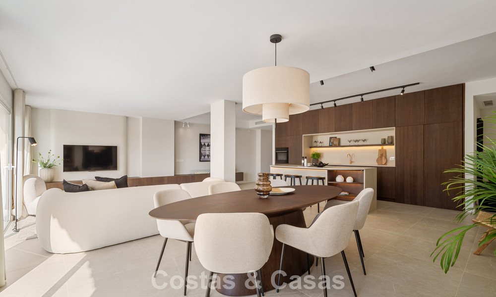 Casa adosada renovada en venta en el popular enclave de golf de Aloha Golf, en Nueva Andalucía, Marbella 780862