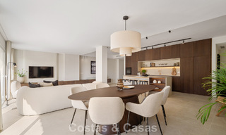 Casa adosada renovada en venta en el popular enclave de golf de Aloha Golf, en Nueva Andalucía, Marbella 780862 