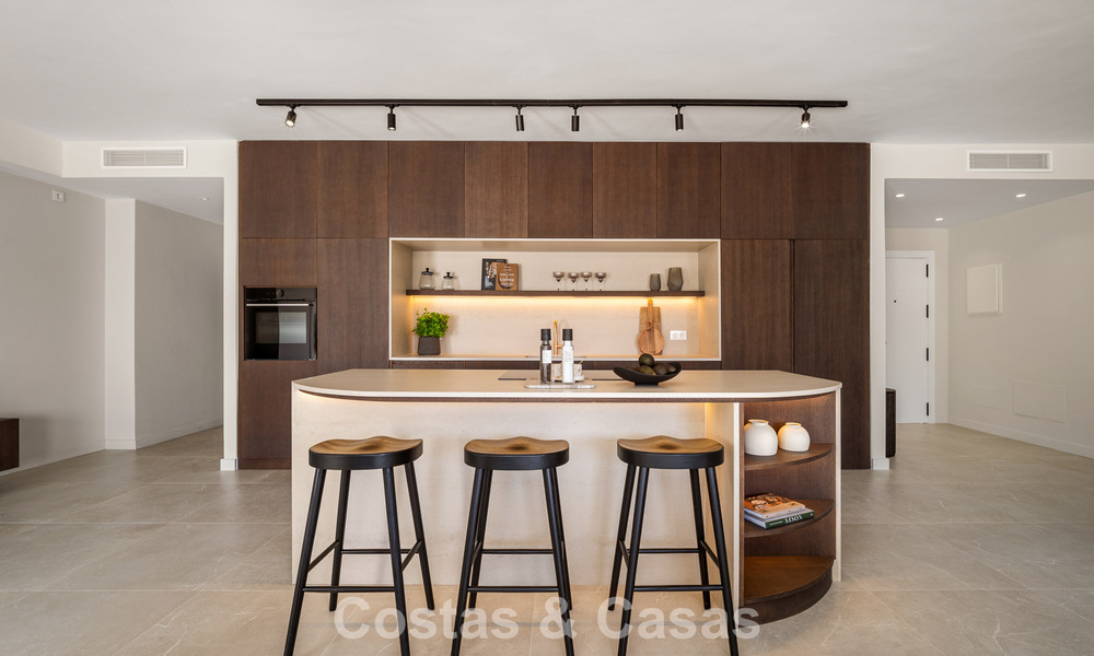 Casa adosada renovada en venta en el popular enclave de golf de Aloha Golf, en Nueva Andalucía, Marbella 780863