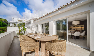 Casa adosada renovada en venta en el popular enclave de golf de Aloha Golf, en Nueva Andalucía, Marbella 780865 