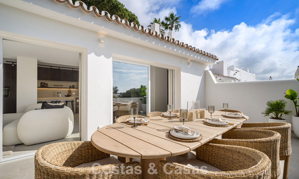 Casa adosada renovada en venta en el popular enclave de golf de Aloha Golf, en Nueva Andalucía, Marbella 780866