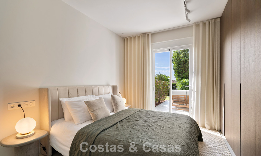 Casa adosada renovada en venta en el popular enclave de golf de Aloha Golf, en Nueva Andalucía, Marbella 780874