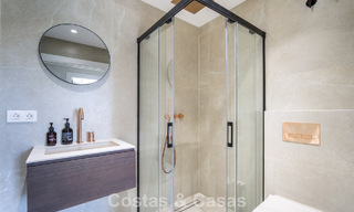 Casa adosada renovada en venta en el popular enclave de golf de Aloha Golf, en Nueva Andalucía, Marbella 780876 