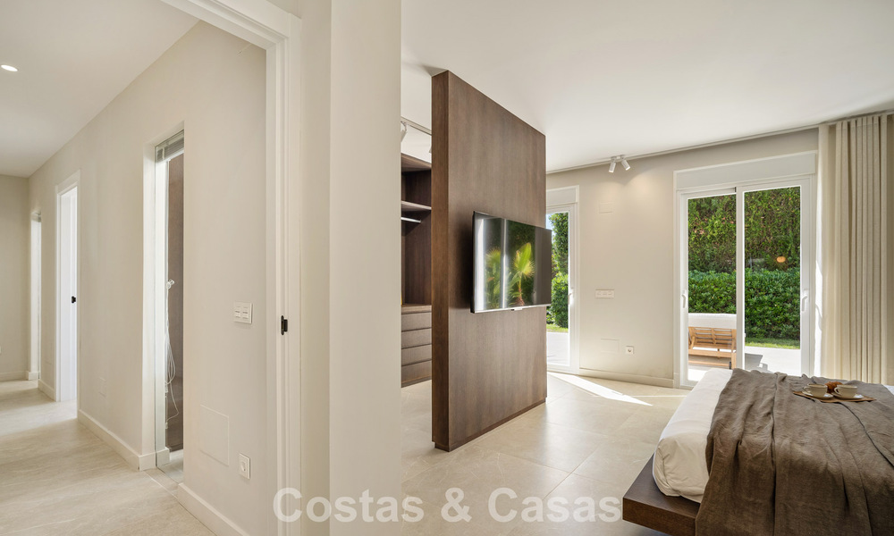 Casa adosada renovada en venta en el popular enclave de golf de Aloha Golf, en Nueva Andalucía, Marbella 780884