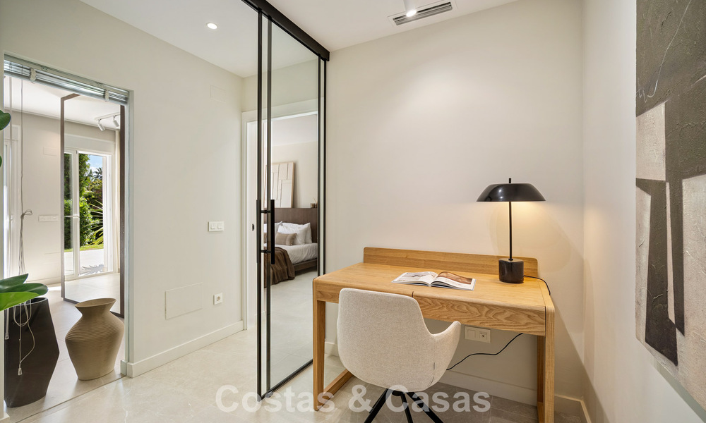 Casa adosada renovada en venta en el popular enclave de golf de Aloha Golf, en Nueva Andalucía, Marbella 780885