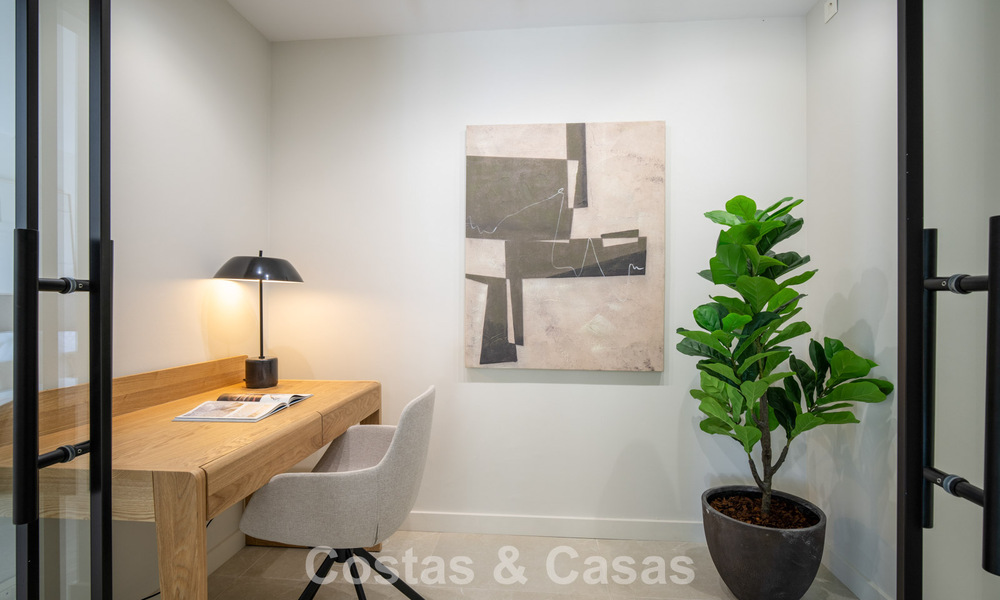 Casa adosada renovada en venta en el popular enclave de golf de Aloha Golf, en Nueva Andalucía, Marbella 780886