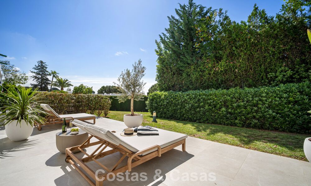 Casa adosada renovada en venta en el popular enclave de golf de Aloha Golf, en Nueva Andalucía, Marbella 780887