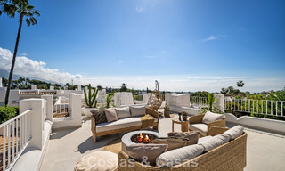 Casa adosada renovada en venta en el popular enclave de golf de Aloha Golf, en Nueva Andalucía, Marbella 780893 