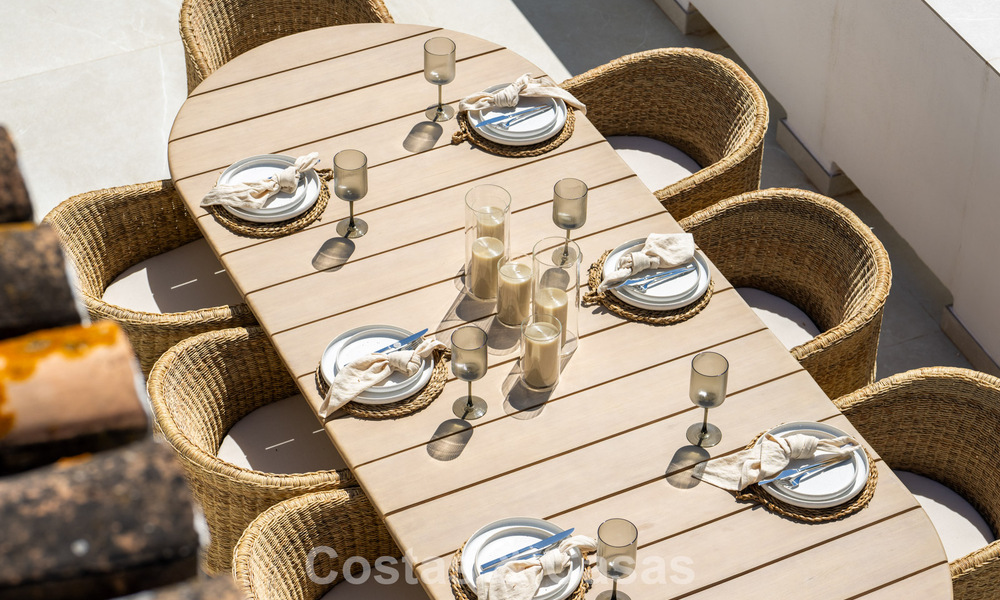 Casa adosada renovada en venta en el popular enclave de golf de Aloha Golf, en Nueva Andalucía, Marbella 780898