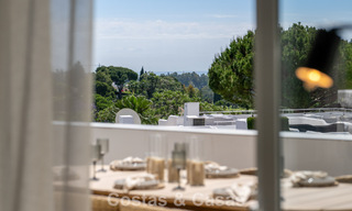 Casa adosada renovada en venta en el popular enclave de golf de Aloha Golf, en Nueva Andalucía, Marbella 780902 