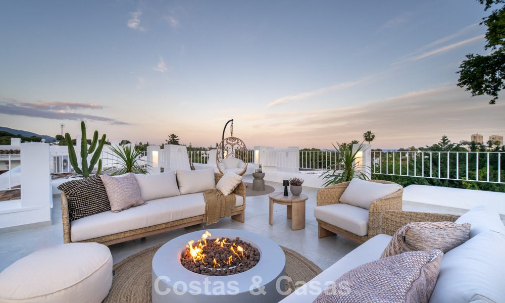Casa adosada renovada en venta en el popular enclave de golf de Aloha Golf, en Nueva Andalucía, Marbella 780905