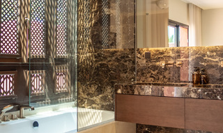 Lujosa casa adosada reformada de estilo mediterráneo en venta en la Milla de Oro de Marbella 782941 