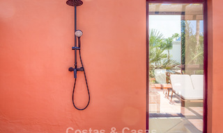 Lujosa casa adosada reformada de estilo mediterráneo en venta en la Milla de Oro de Marbella 782947 