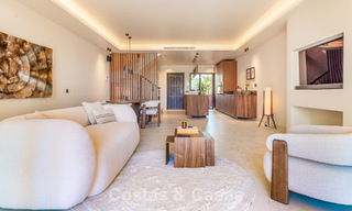 Lujosa casa adosada reformada de estilo mediterráneo en venta en la Milla de Oro de Marbella 782957 