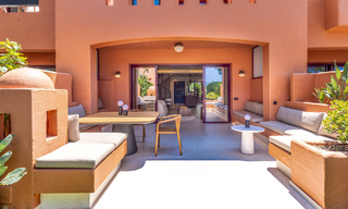 Lujosa casa adosada reformada de estilo mediterráneo en venta en la Milla de Oro de Marbella 782966 