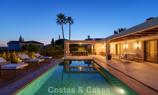 Villa de lujo de una sola planta, lista para entrar a vivir, en venta en el Valle del Golf de Nueva Andalucía, Marbella 780921 