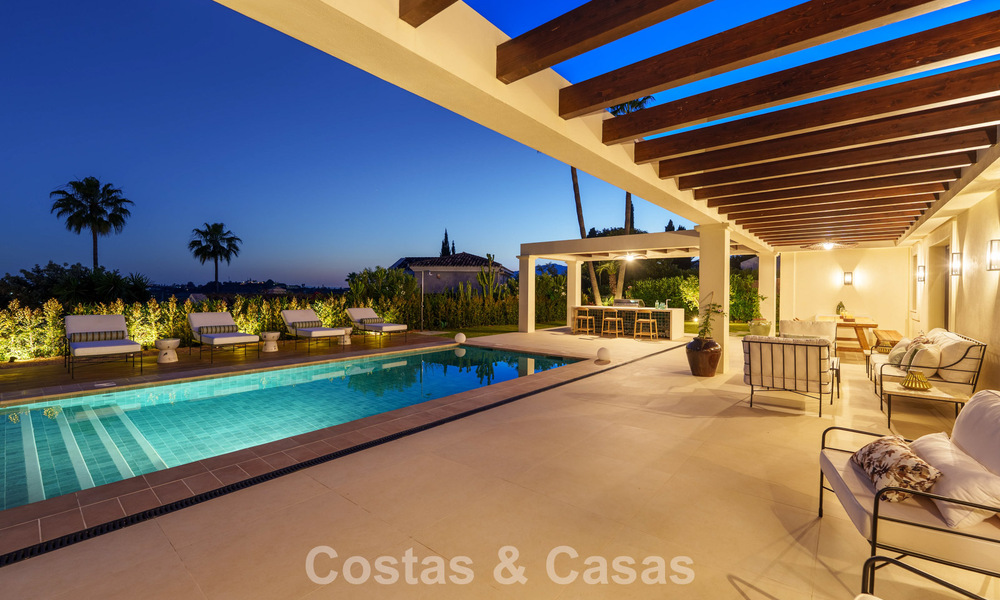 Villa de lujo de una sola planta, lista para entrar a vivir, en venta en el Valle del Golf de Nueva Andalucía, Marbella 780927